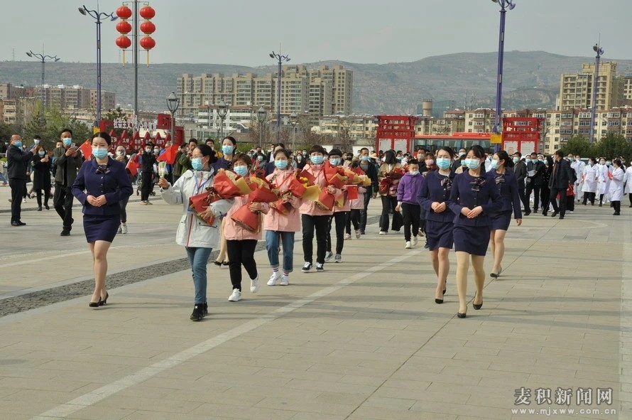 不辱使命 英雄凱旋！麥積區馳援武漢5名醫務人員回家了