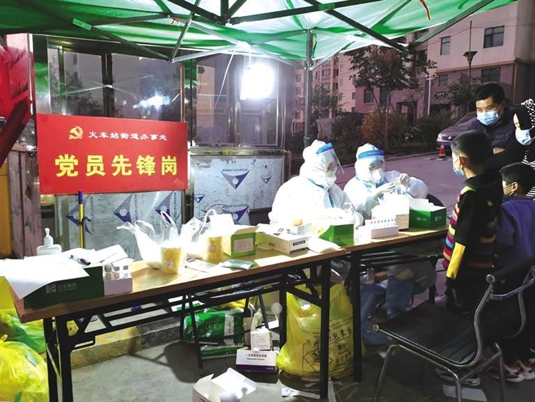 蘭州:響應(yīng)市委組織部號召 黨員干部沖鋒在前