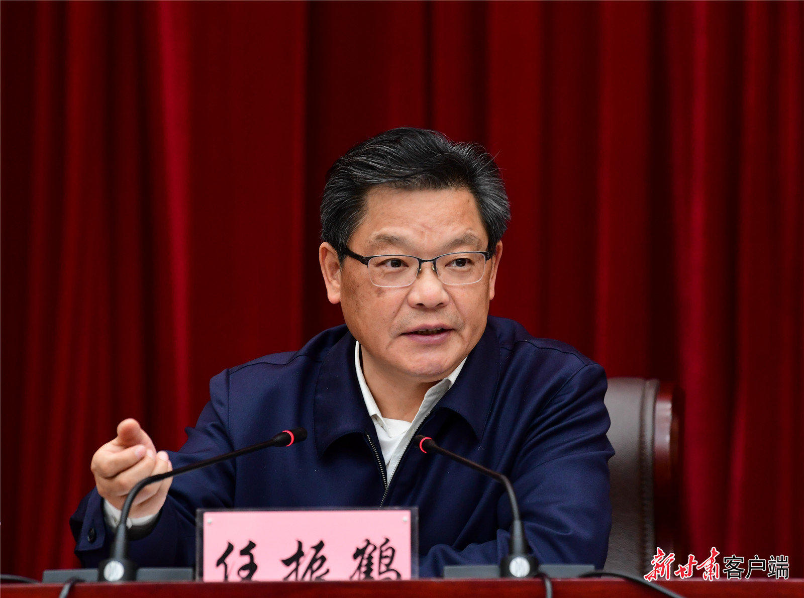 任振鶴在全省新型城鎮(zhèn)化工作推進(jìn)會(huì)議上強(qiáng)調(diào)：凝心聚力抓落實(shí)、蹄疾步穩(wěn)向前進(jìn)，奮力推進(jìn)新型城鎮(zhèn)化建設(shè)再上新臺(tái)階
