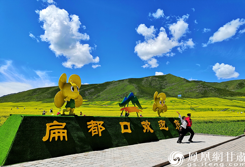 河西走廊張掖扁都口，古絲綢之路要道。王振武 攝