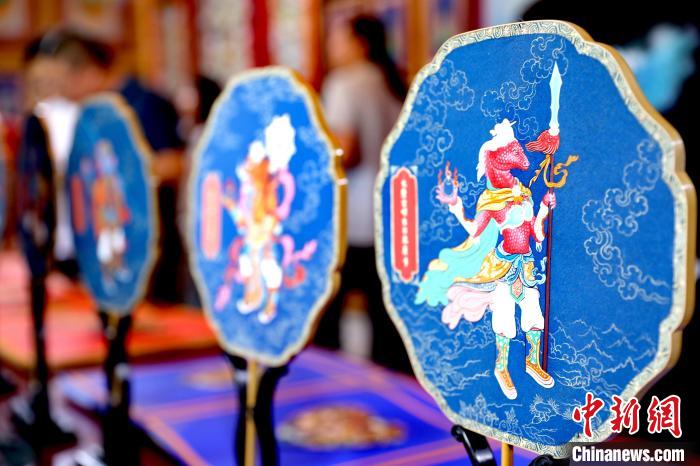 圖為唐卡延伸產品。 薛蒂 攝 圖為唐卡延伸產品。 薛蒂 攝