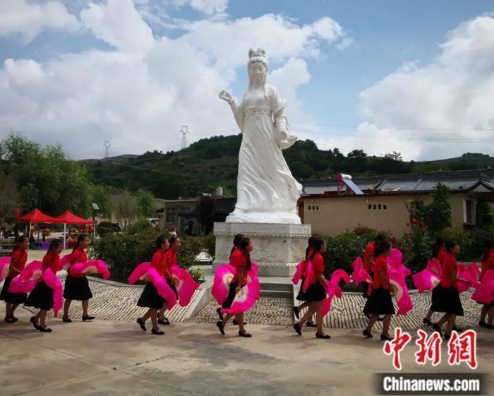 甘肅省西和縣乞巧節活動。殷春永 攝