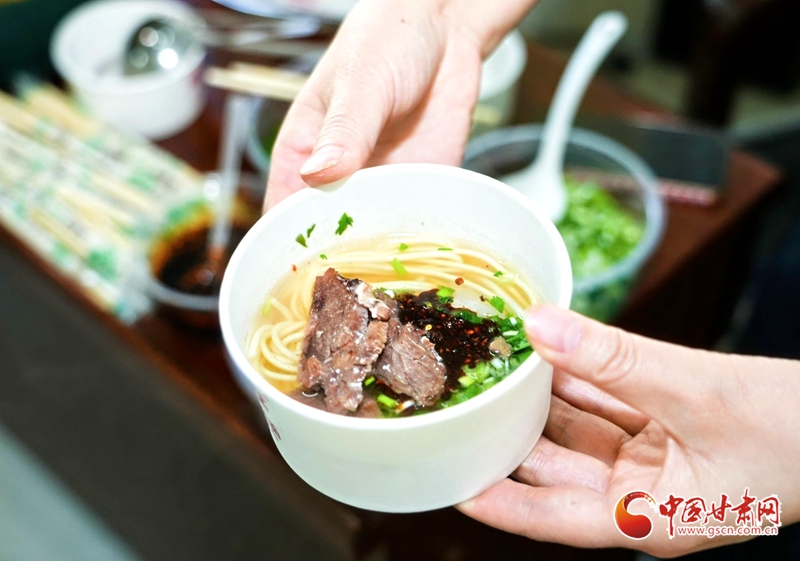 蘭州牛肉拉面“袋”裝升級